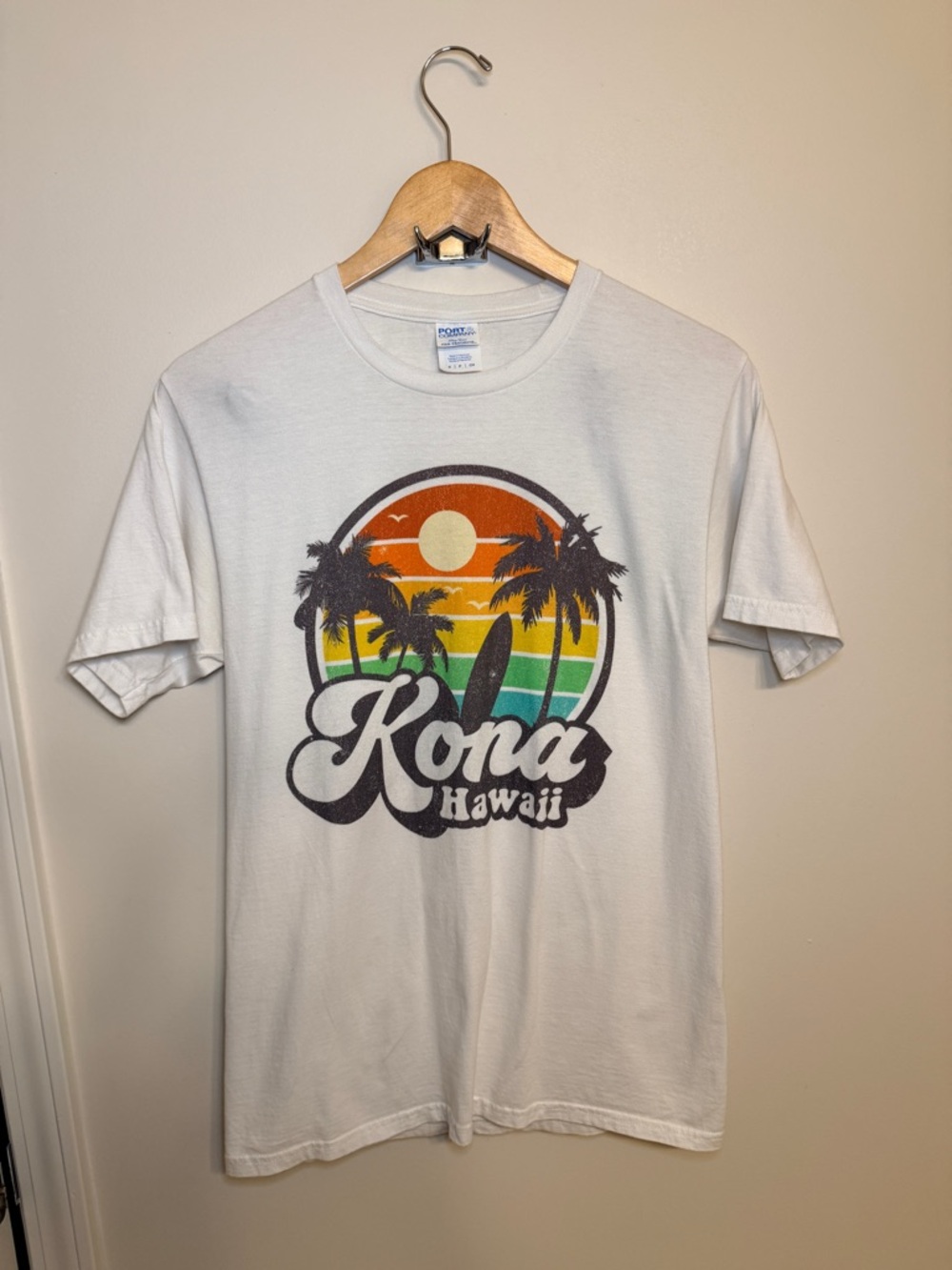 Gildan White Kona Hawaii Graphic Tee with Sunset Palm Print